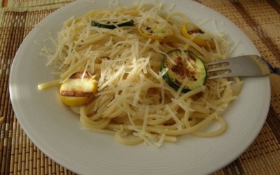 Špagety s grilovanou cuketou