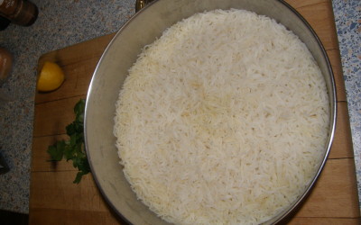 Rýže dlouhozrnná v pánvi